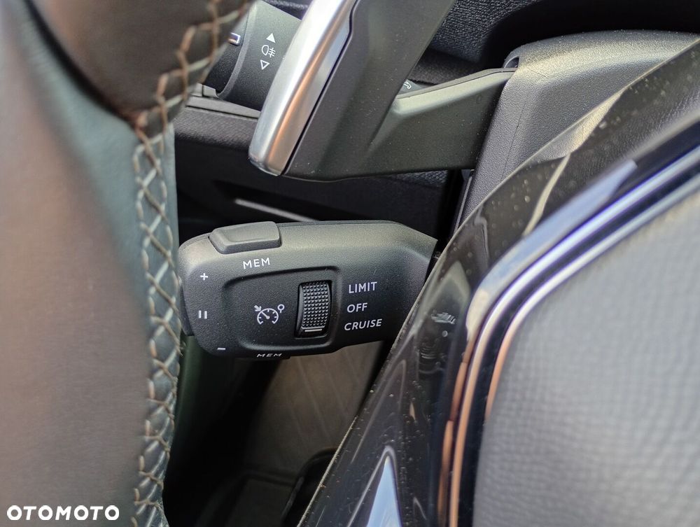 Peugeot 3008 1.2 PureTech Allure Pack S&S EAT8 - 30