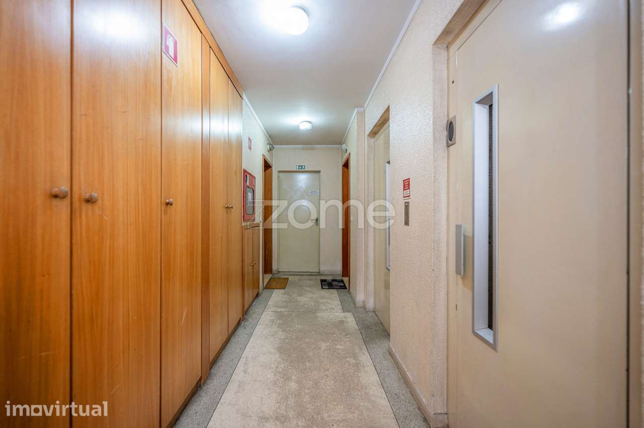 Apartamento T2 com Garagem e Elevador em Baguim do Monte - Grande imagem: 4/44