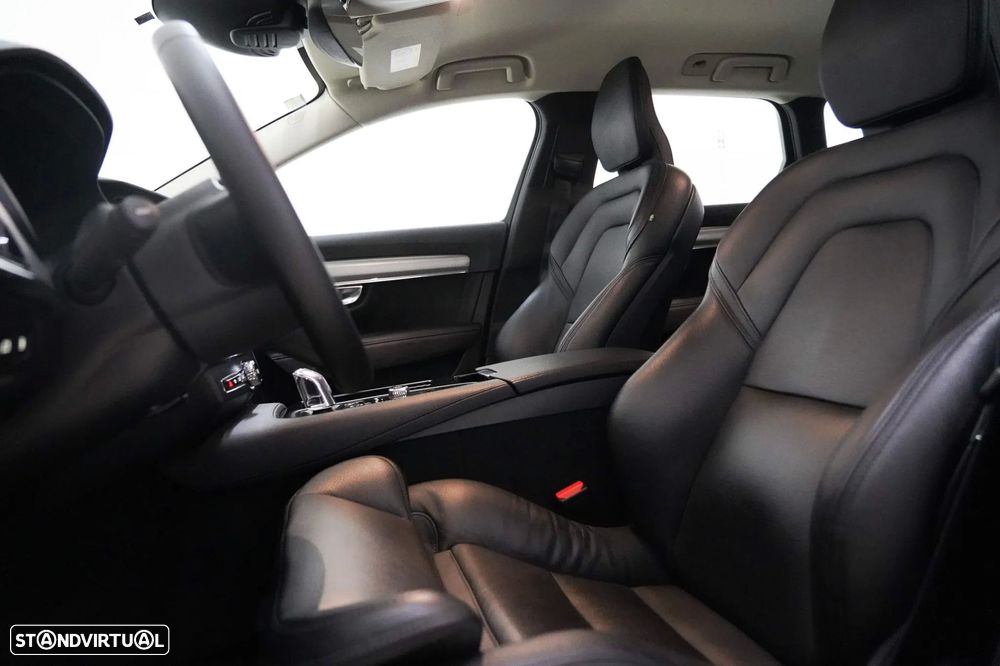 Volvo V90 2.0 T8 Momentum Plus AWD Geartronic - 6