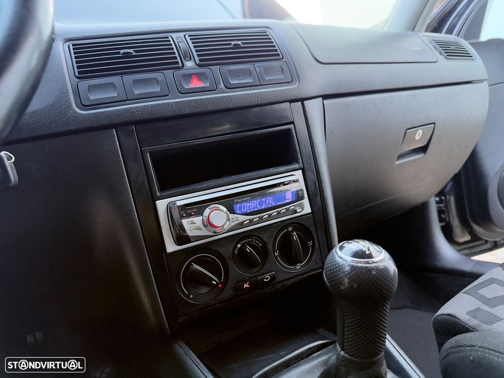 VW Golf 1.9 TDi Confortline AC - 37