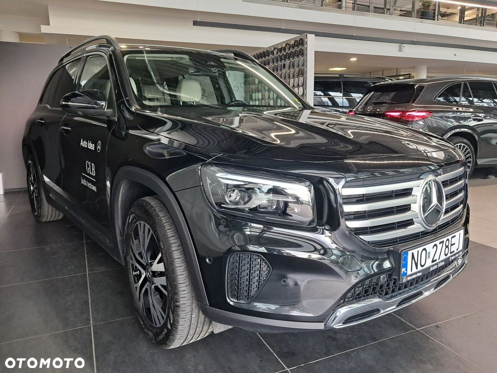 Mercedes-Benz GLB - 16