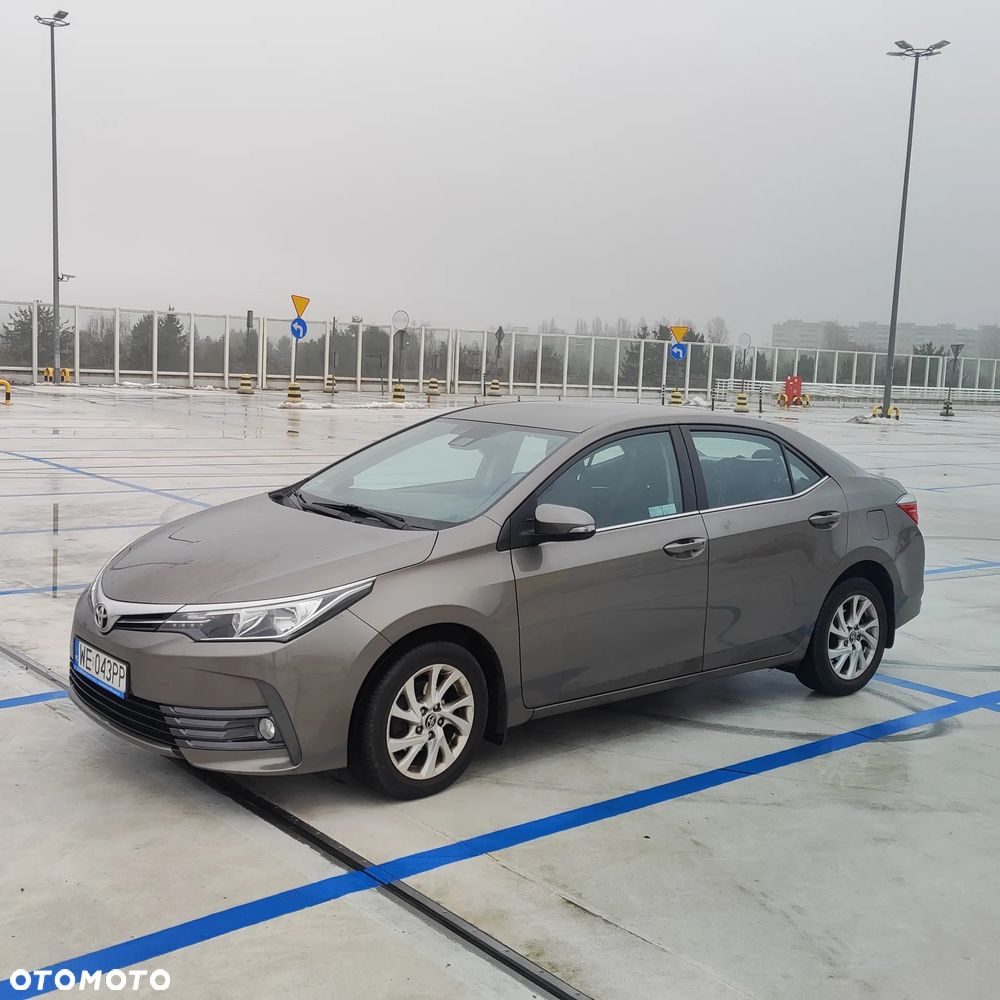 Toyota Corolla 1.6 Comfort - 11