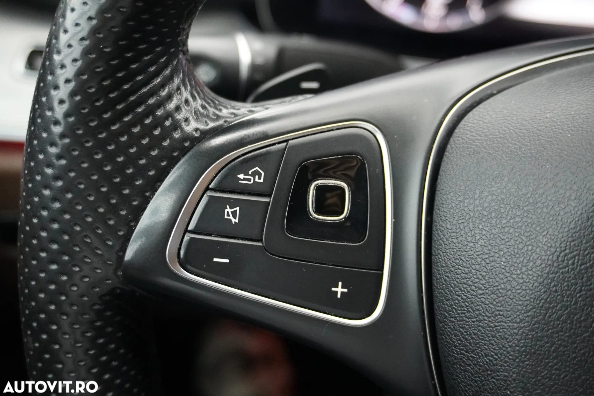 Mercedes-Benz E 250 9G-TRONIC - 19