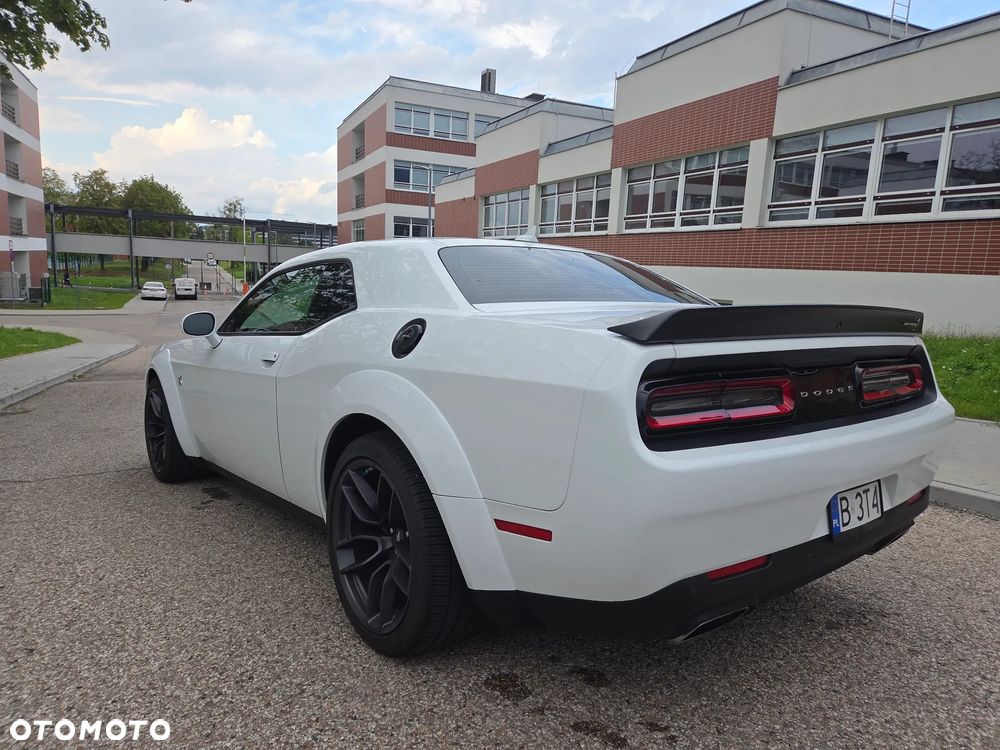 Dodge Challenger 6.4 Scat Pack Widebody - 6