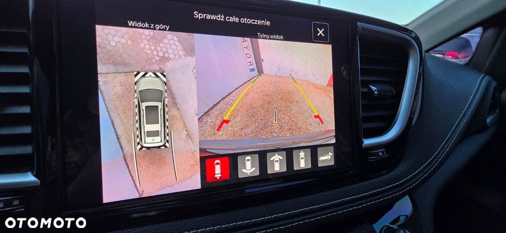 Chrysler Pacifica - 26