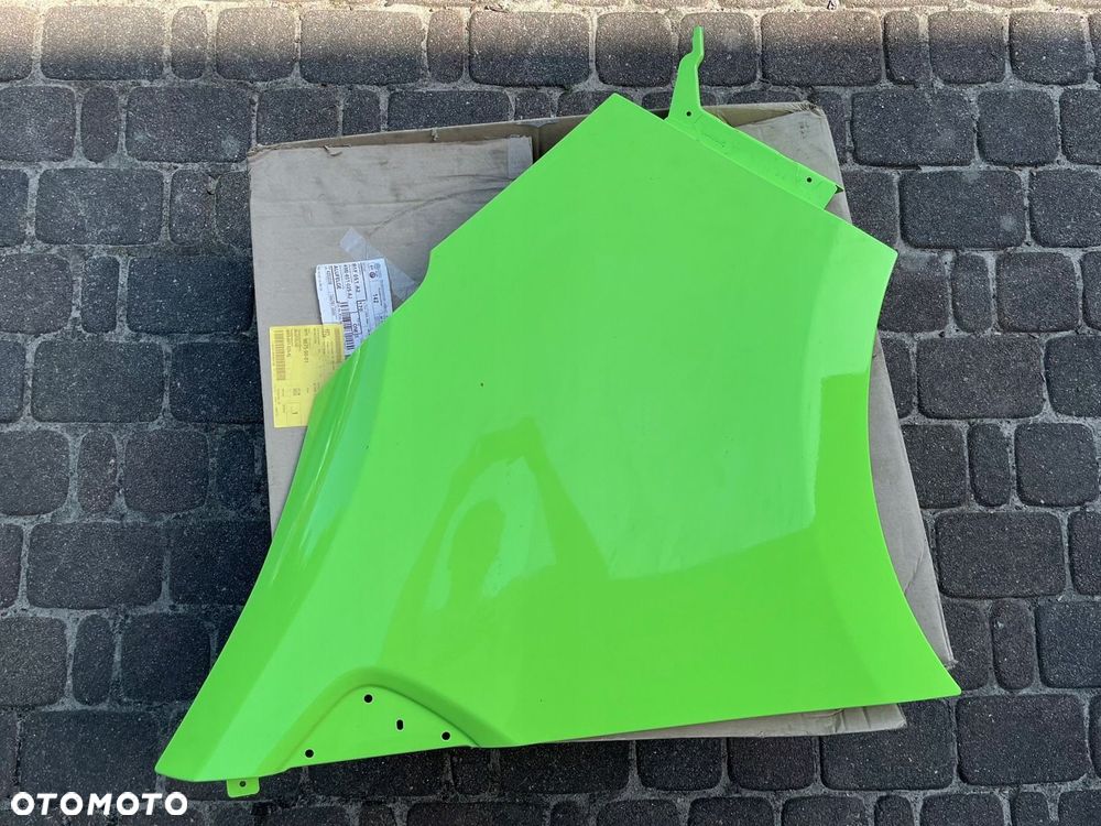 BŁOTNIK RENAULT TRAFIC IV 4 2022 - PRAWY PRZÓD PRZEDNI - 1