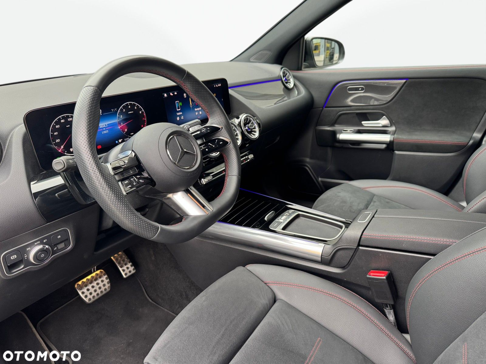 Mercedes-Benz GLA - 11