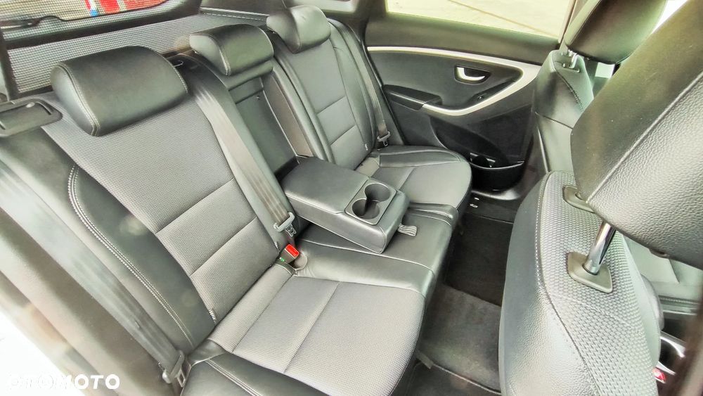 Hyundai i30 1.6 GDI Premium - 10