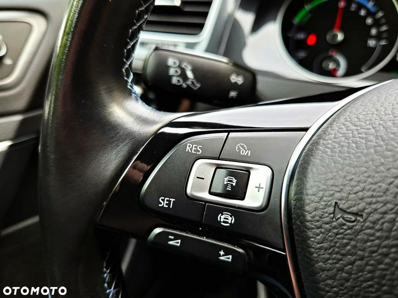Volkswagen Golf e-Golf - 18