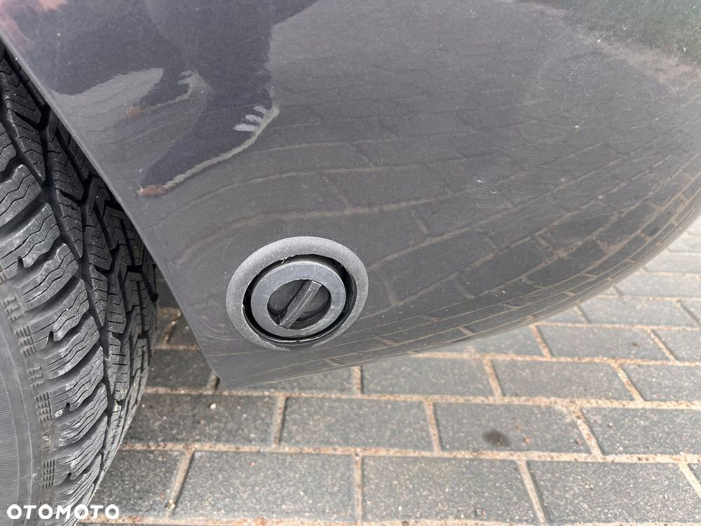 Kia Carens 2.0 CVVT LX - 7