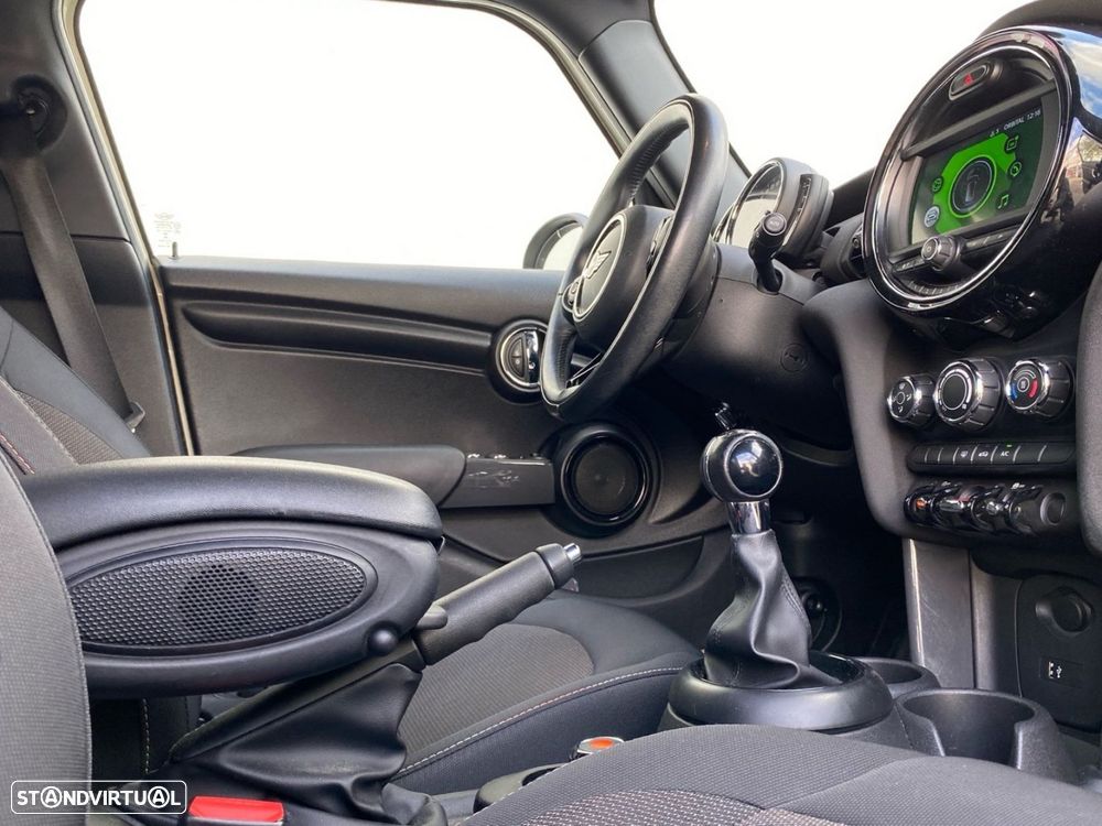 MINI 5 Portas Cooper D - 13