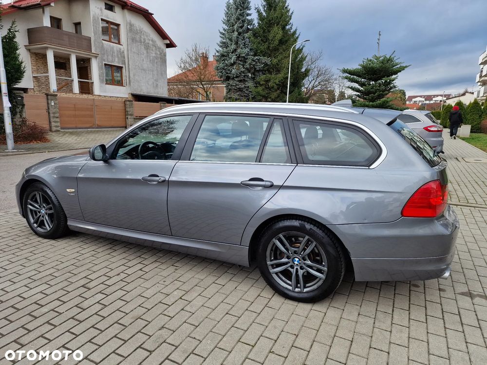 BMW Seria 3 320d xDrive - 12