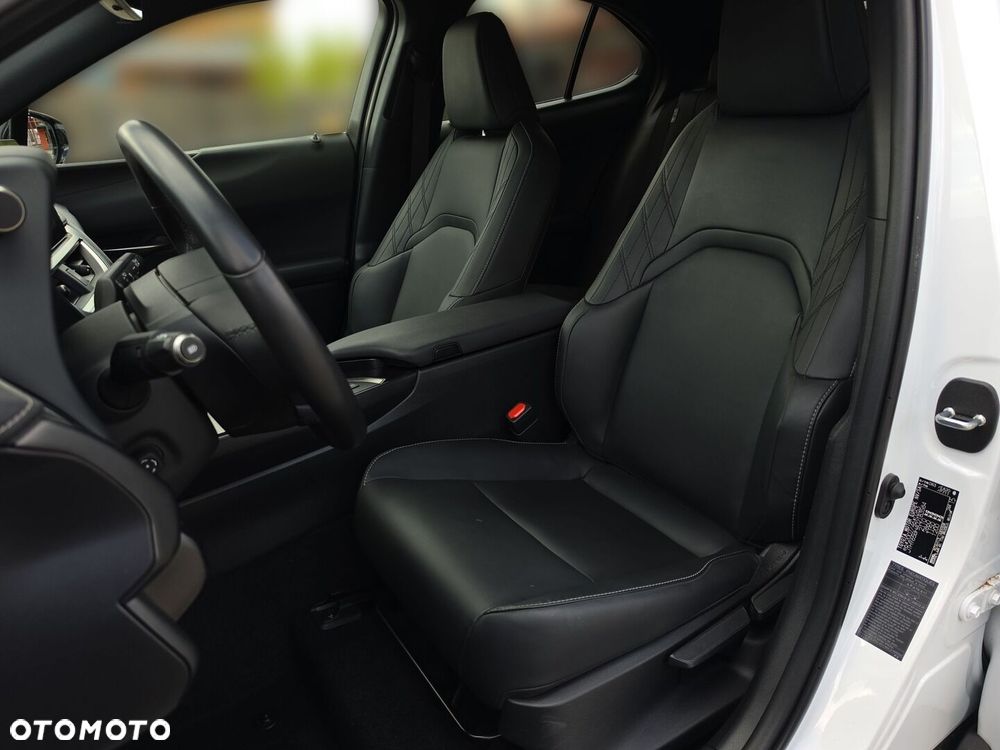 Lexus UX 250h GPF F Sport Design+ 2WD - 11