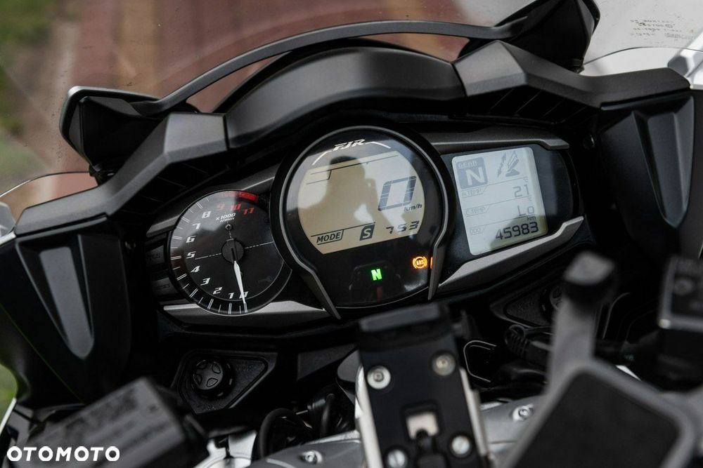 Yamaha FJR - 9