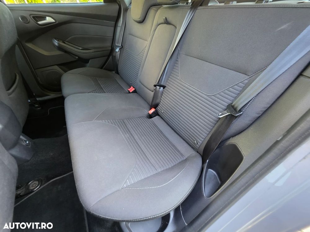 Ford Focus 1.6 TDCI DPF Titanium - 12