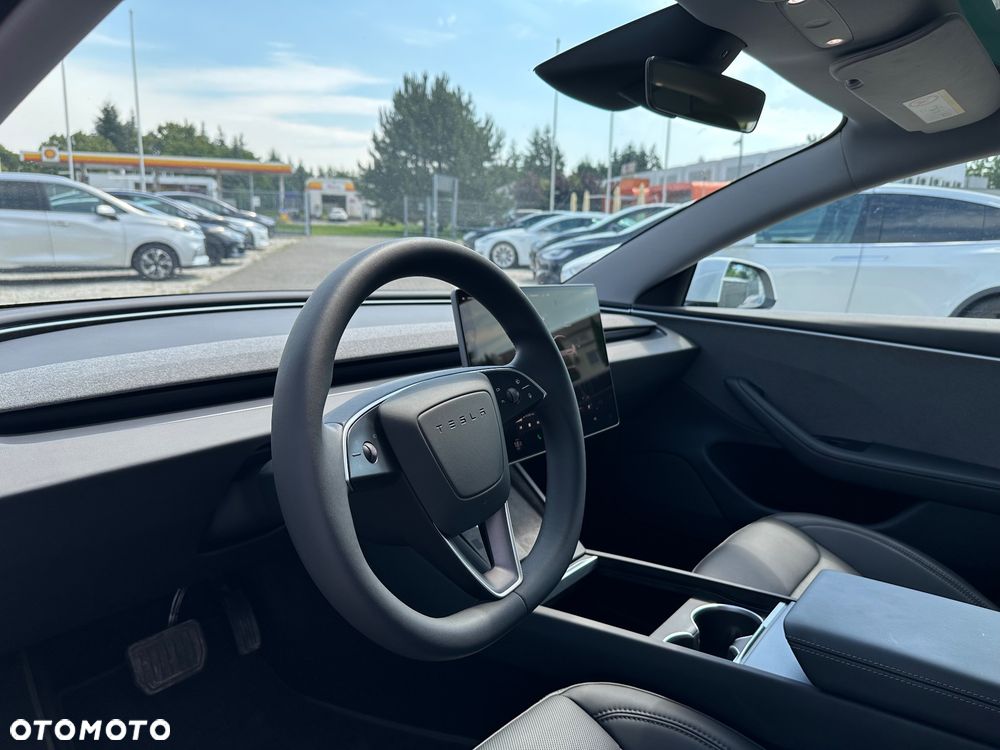 Tesla Model 3 - 21