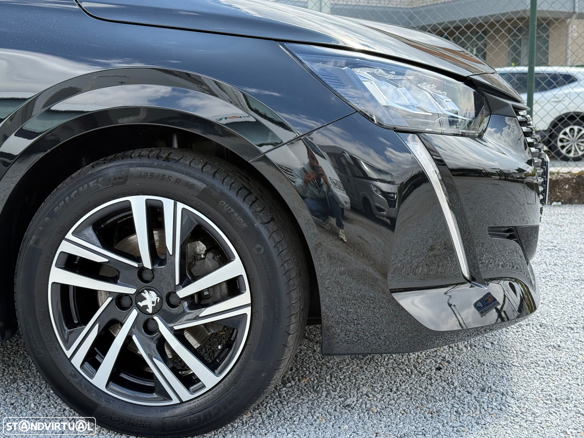 Peugeot 208 1.2 PureTech Allure - 8