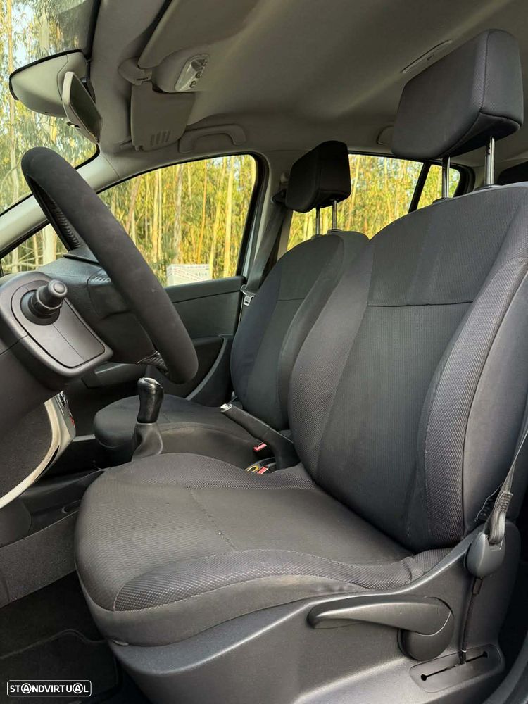 Renault Clio 1.2 16V Dynamique S - 7