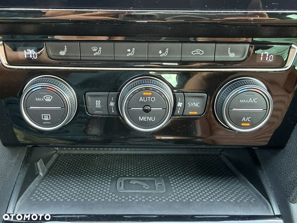 Volkswagen Passat Variant 2.0 TDI SCR DSG Elegance - 30