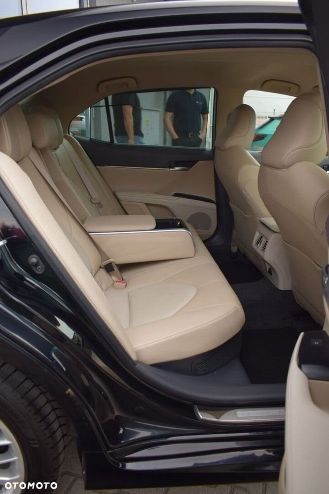 Toyota Camry 2.5 Hybrid Executive CVT - 19