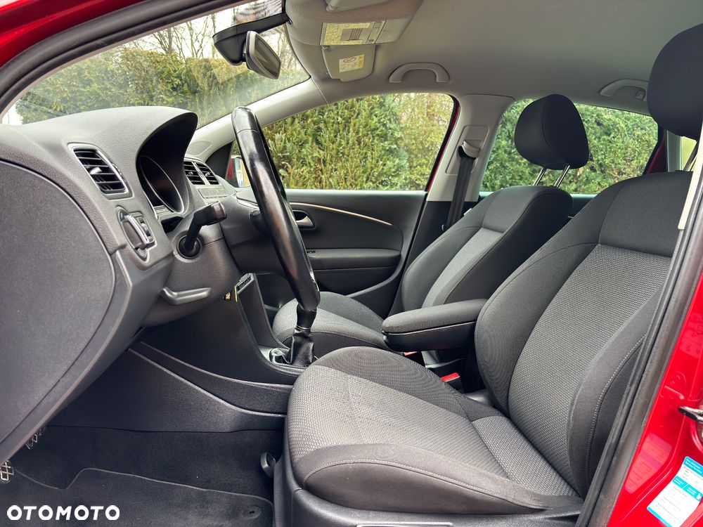 Volkswagen Polo 1.6 TDI Highline - 27