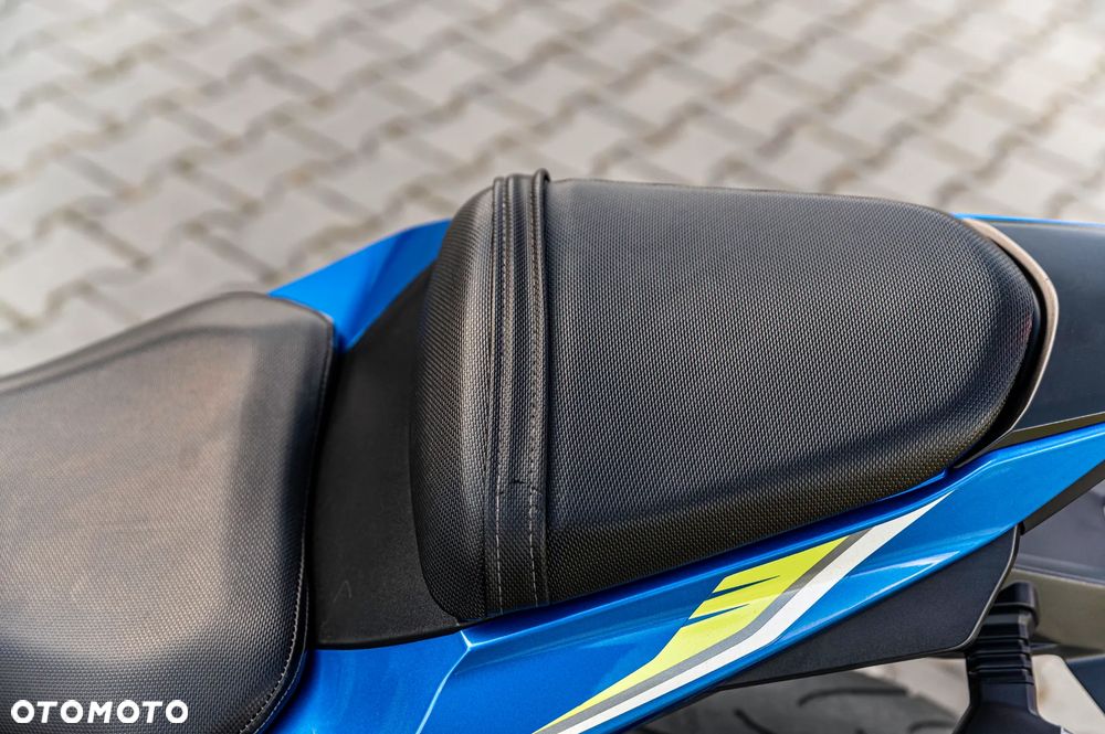 Suzuki GSX-R - 33