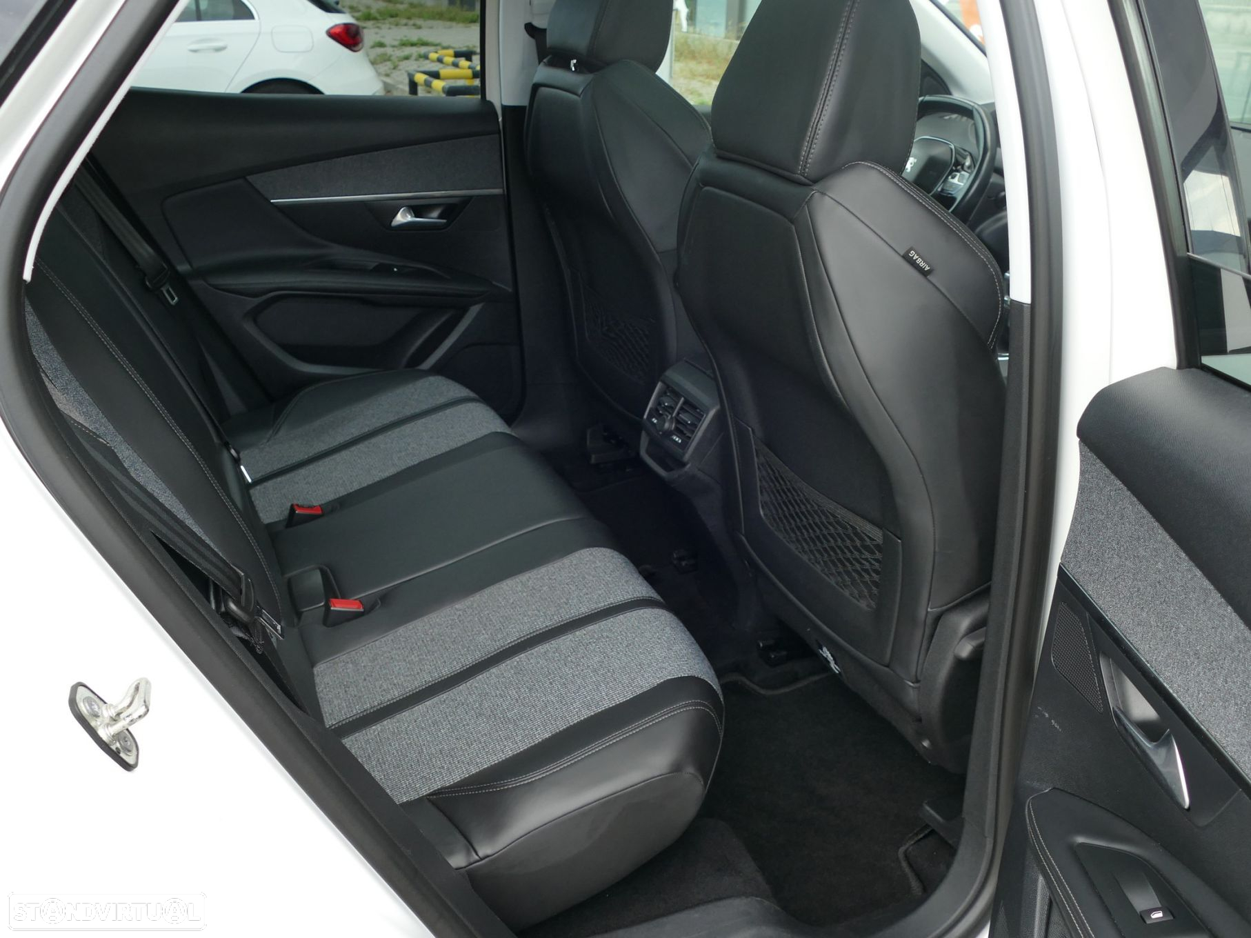 Peugeot 3008 2.0 BlueHDi Allure - 30