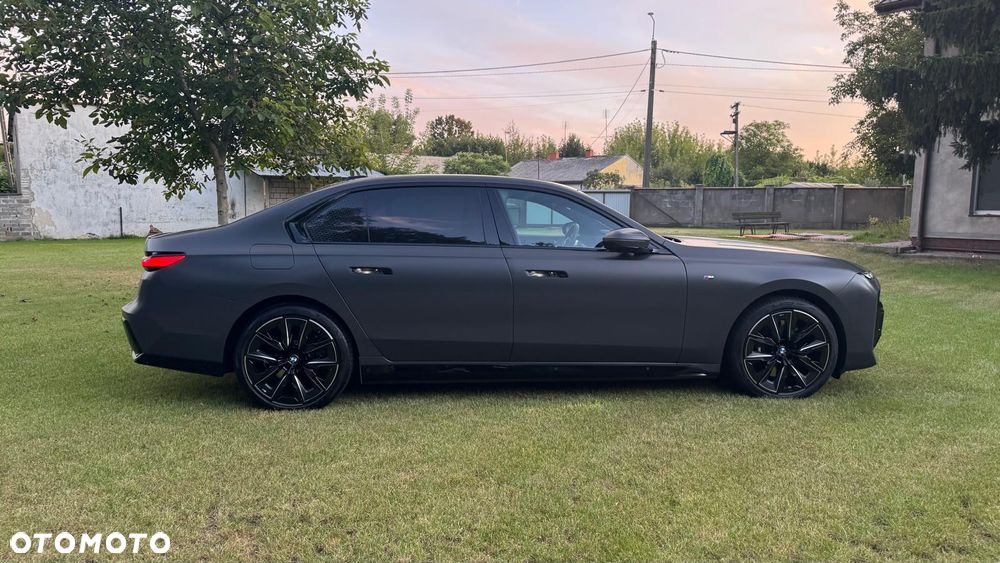 BMW Seria 7 750e PHEV xDrive Individual Edition sport - 13