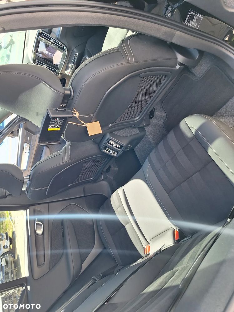 Volvo XC 40 B3 Ultra Dark - 14