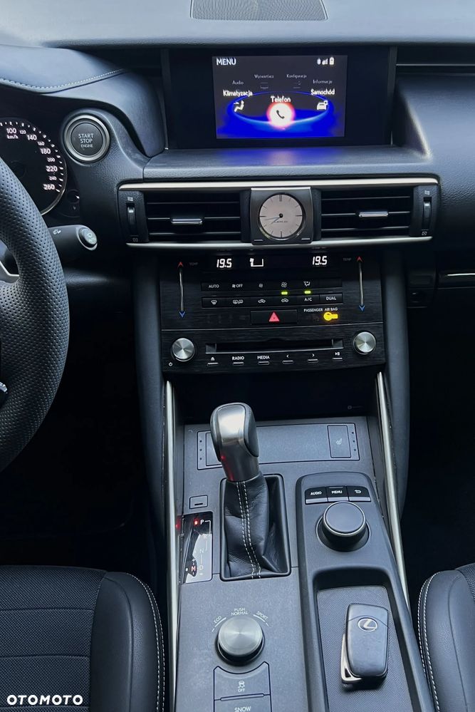 Lexus IS 200t F Sport - 18
