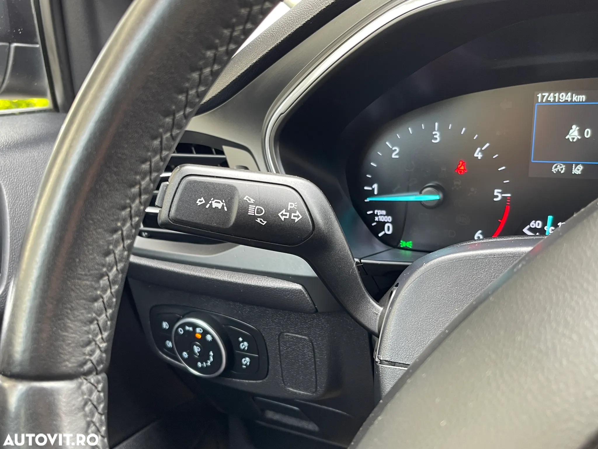 Ford Focus Turnier 1.5 EcoBlue Start-Stopp-System TITANIUM - 23