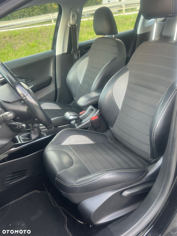 Peugeot 2008 1.6 BlueHDi Style S&S - 10