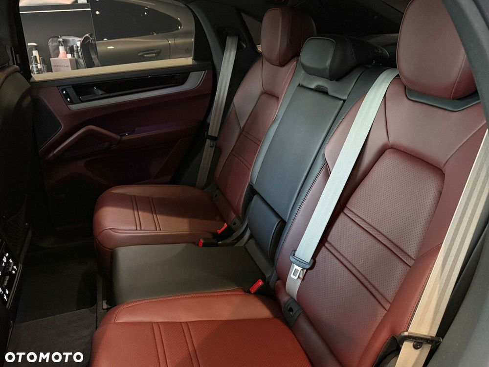 Porsche Cayenne - 28