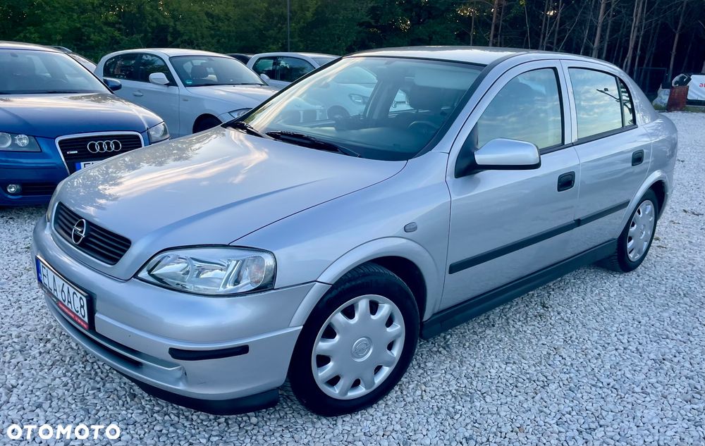 Opel Astra 1.6 GL - 13