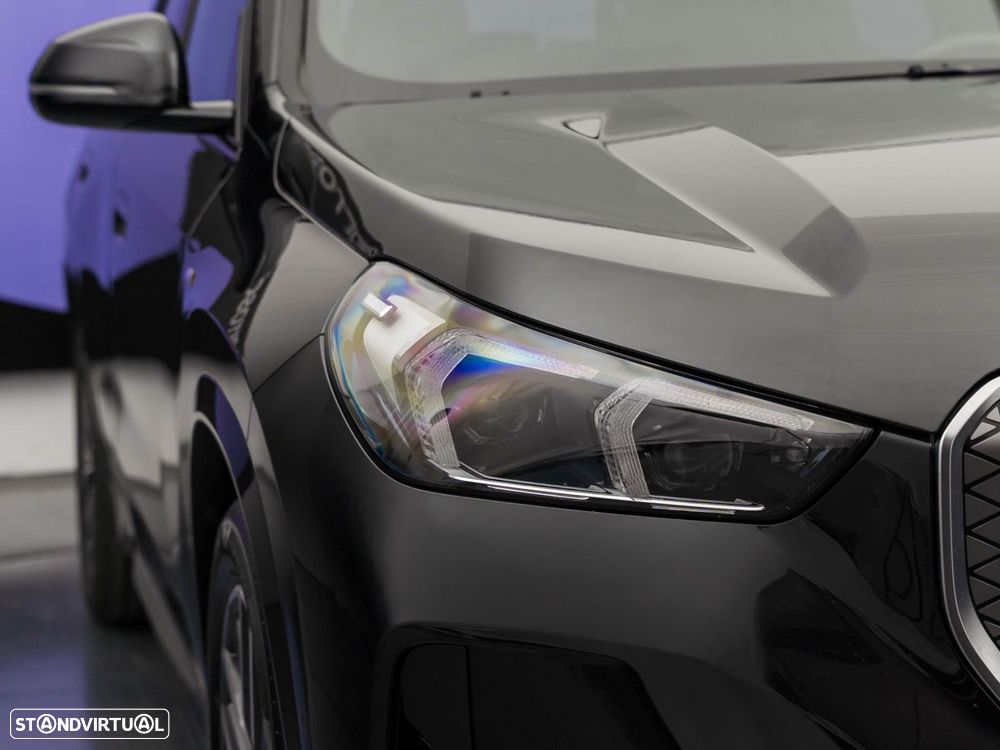 BMW iX1 eDrive20 Pack Desportivo M - 9