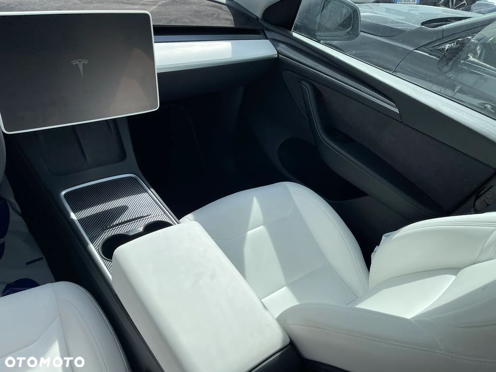 Tesla Model Y Long Range Dual Motor AWD - 10