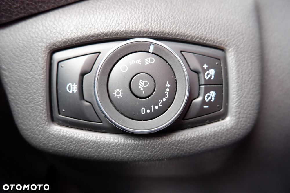Ford Tourneo Connect - 14
