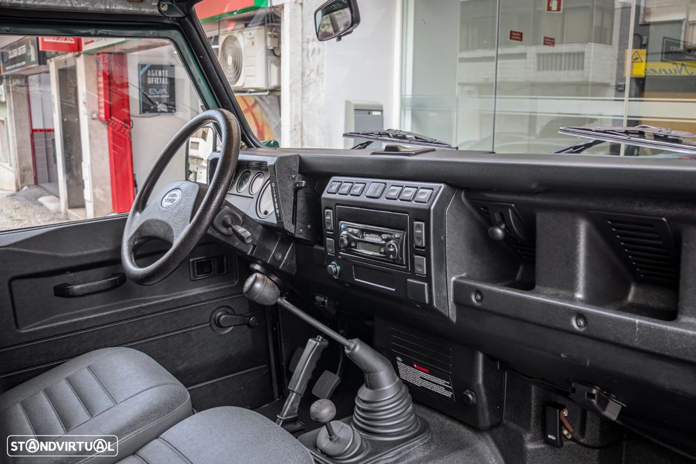 Land Rover Defender - 19