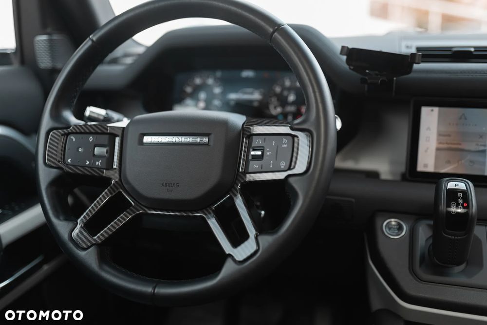 Land Rover Defender 3.0 P400 mHEV First Edition - 26