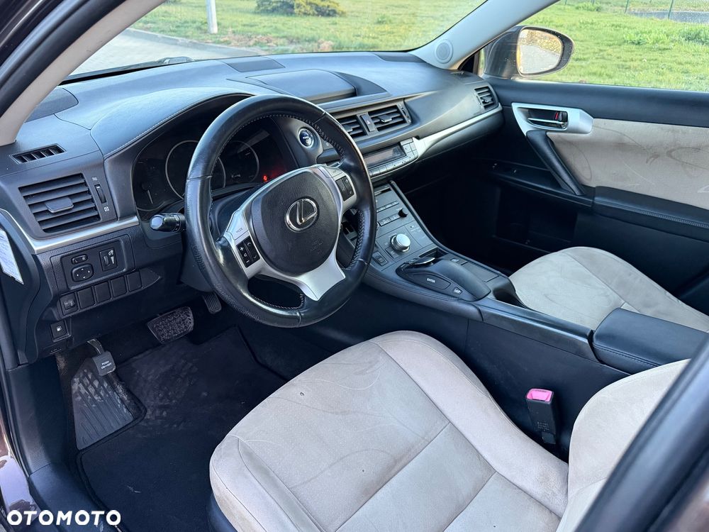Lexus CT 200h Prestige - 10