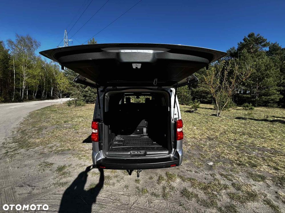 Peugeot Traveller 2.0 BlueHDi Long Allure - 19
