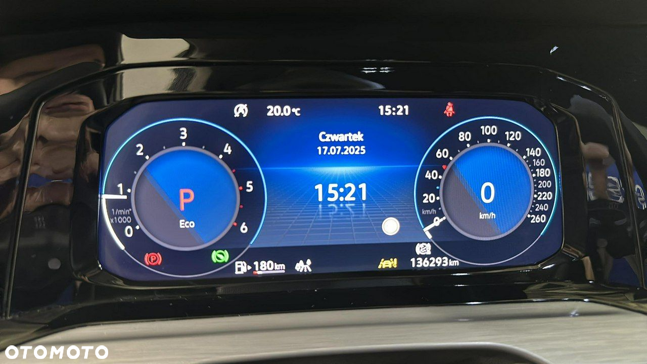 Volkswagen Golf - 25