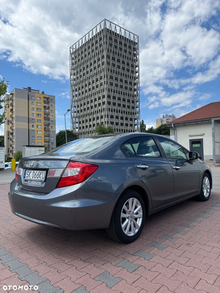Honda Civic 1.8 Executive - 29