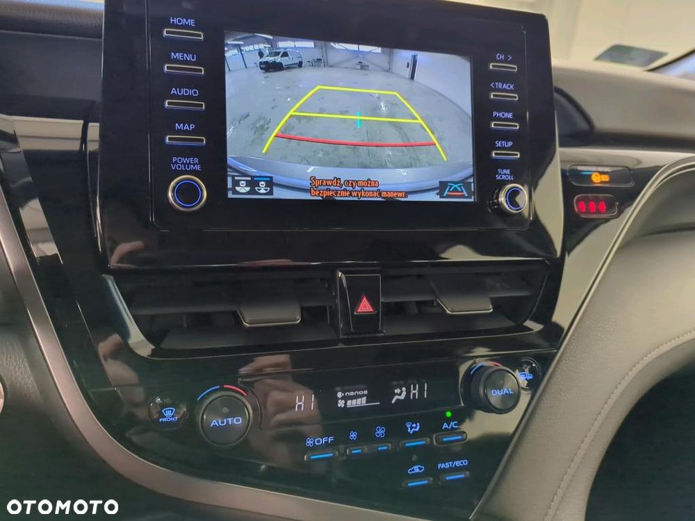 Toyota Camry 2.5 Hybrid Comfort CVT - 12