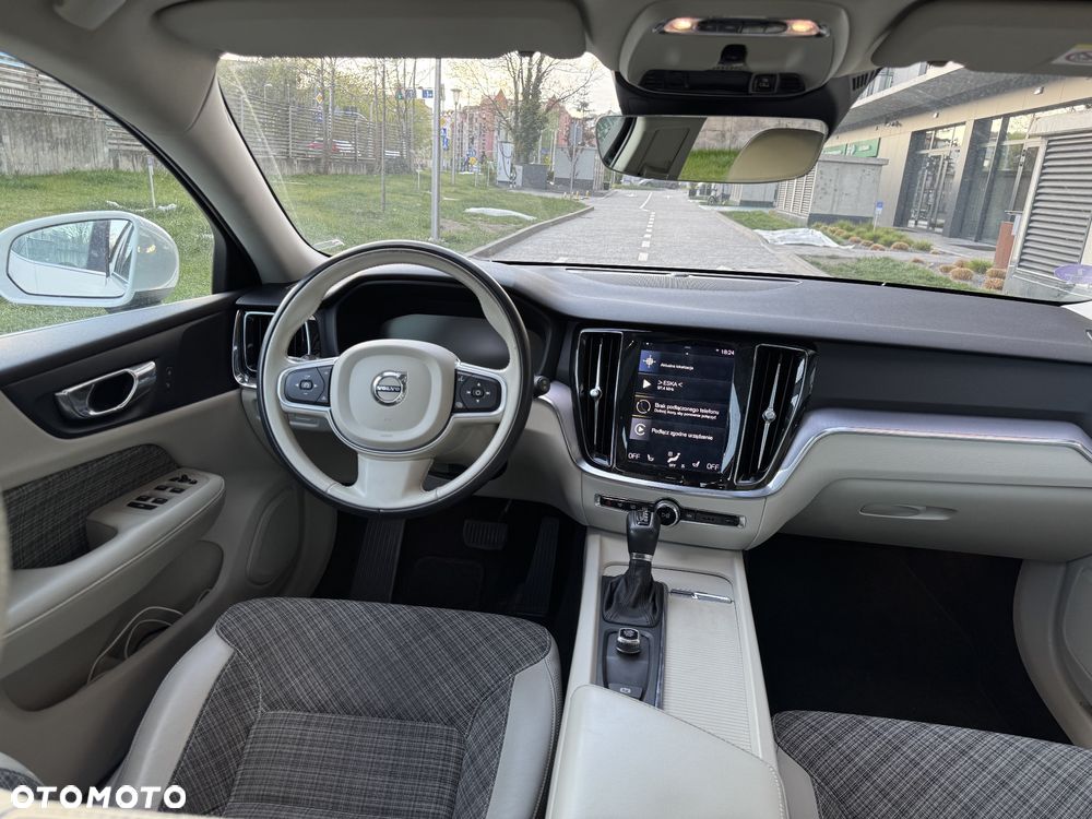 Volvo V60 T5 Geartronic Momentum - 9