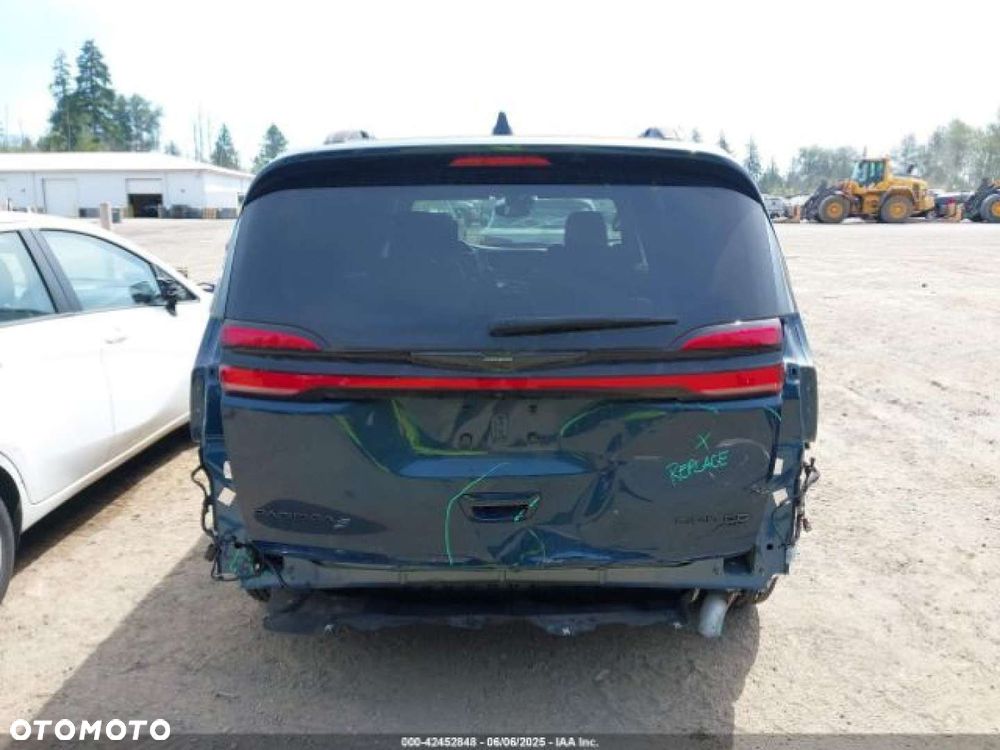 Chrysler Pacifica - 6