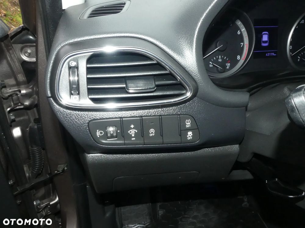 Hyundai i30 1.5 DPI Comfort - 23