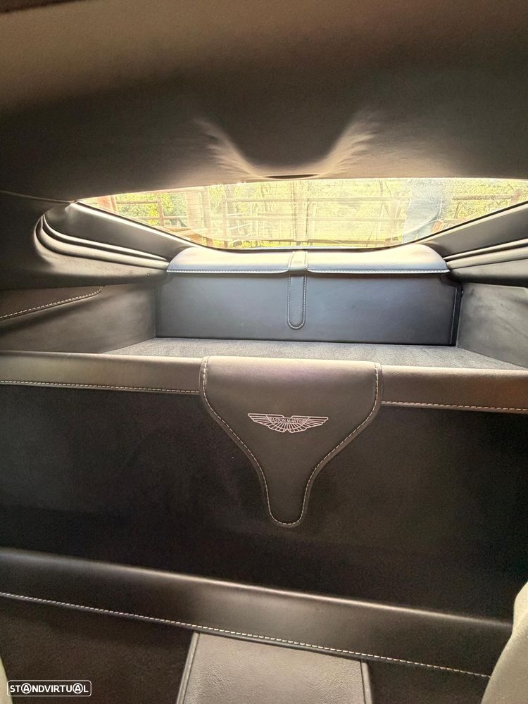 Aston Martin Vantage Coupe 4.0 Twin-Turbo V8 - 44