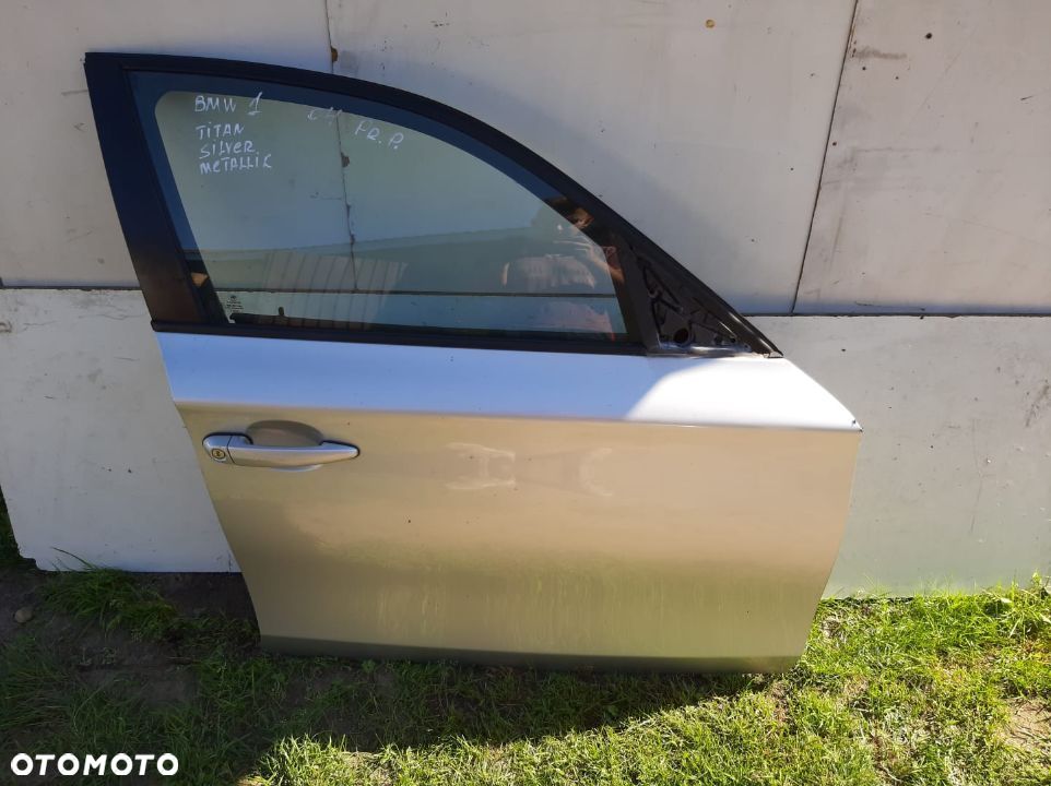 DZWI PRAWY PRZÓD BMW E87 TITANSILBER METALLIC 354/7