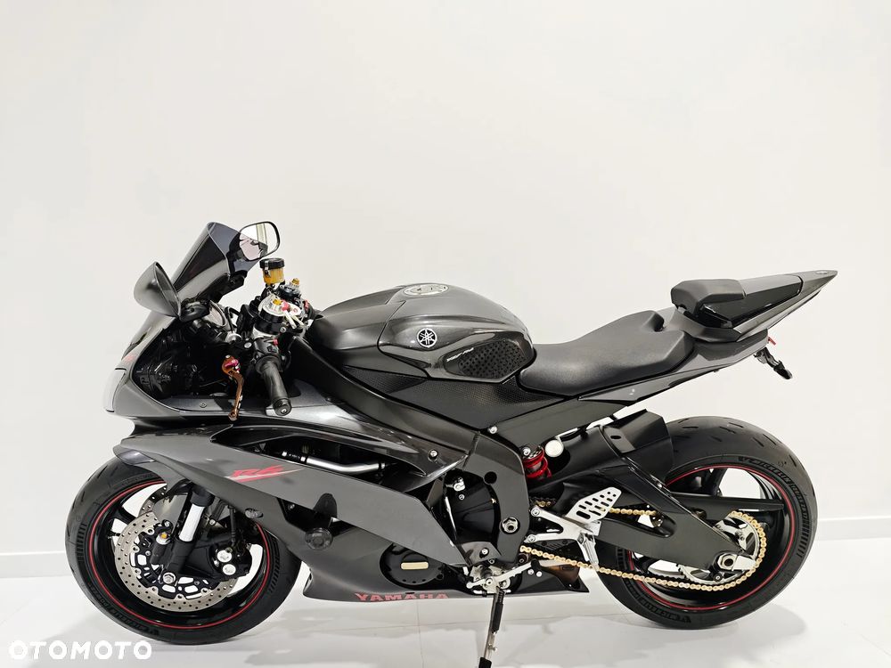 Yamaha R6 - 4